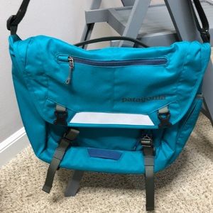 Patagonia Half Mass Messenger Bag with Reflective Strip - Teal Blue